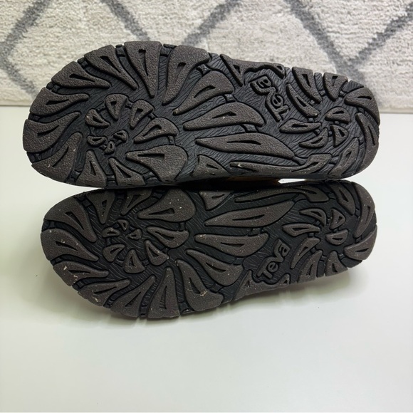 Teva Men’s 9 Captain Strap On Leather Jesus Sandals 
Older Style New Condition - Picture 8 of 12